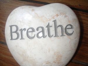 http://thehealthylivinglounge.com/2009/11/23/how-to-breathe-better/